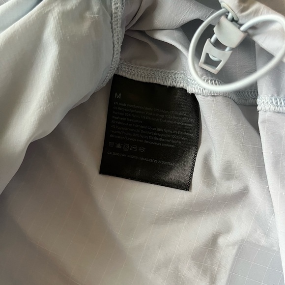 lululemon athletica Men’s Lightweight Hiking Anorak Hooded Jacket -Size Medium - Picture 15 of 16